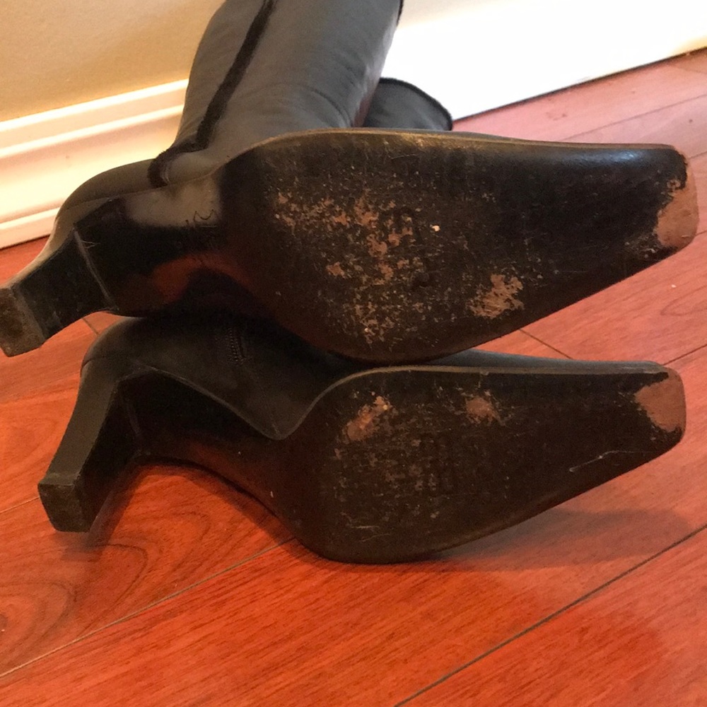 Balenciaga black leather boots with fur trim - Picture 6 of 6